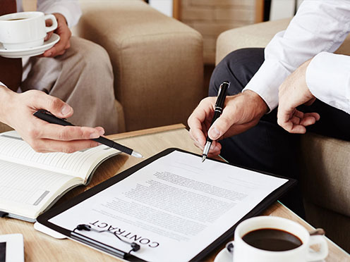 Обсуждение условий сделки в Струнине